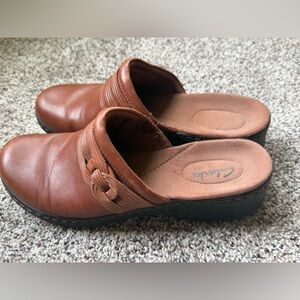 Clarks Brown Leather Clogs Womens size 8